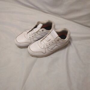 levi white sneakers